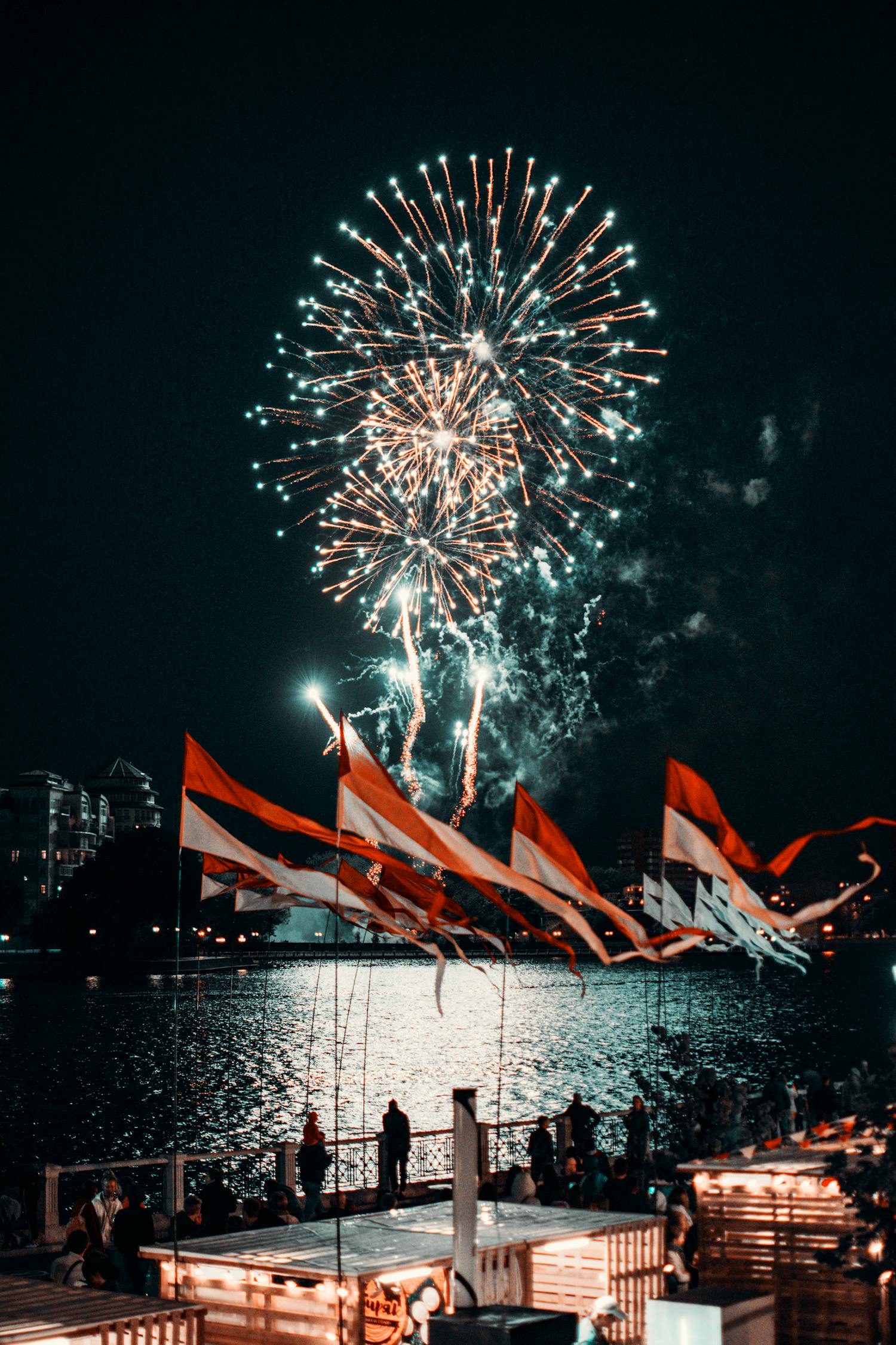 回顧經(jīng)典之夜，重溫1996年中央電視臺(tái)春節(jié)聯(lián)歡晚會(huì)盛況
