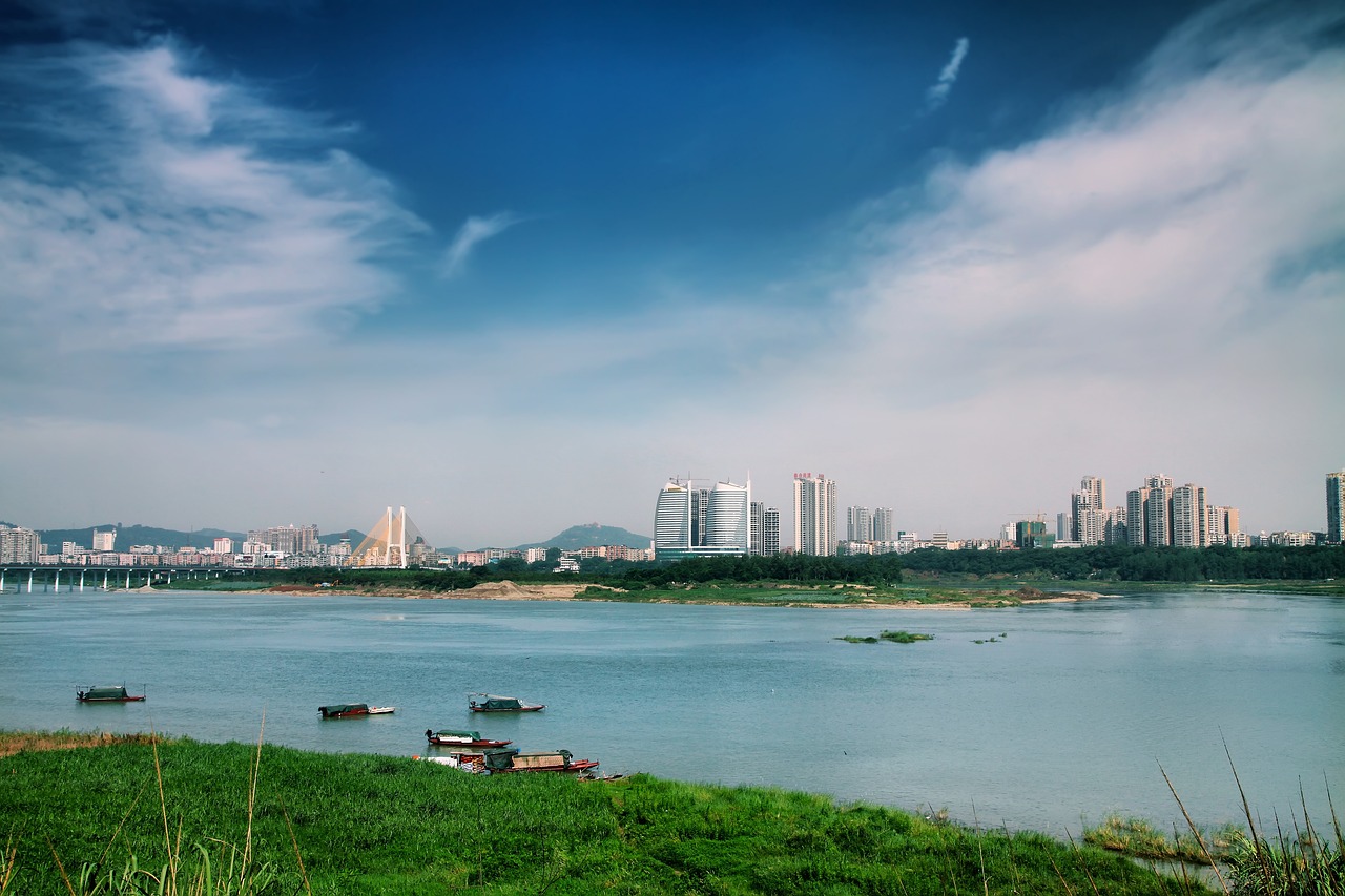江門市鄧偉根最新動態(tài)，城市發(fā)展的杰出領導者引領前行