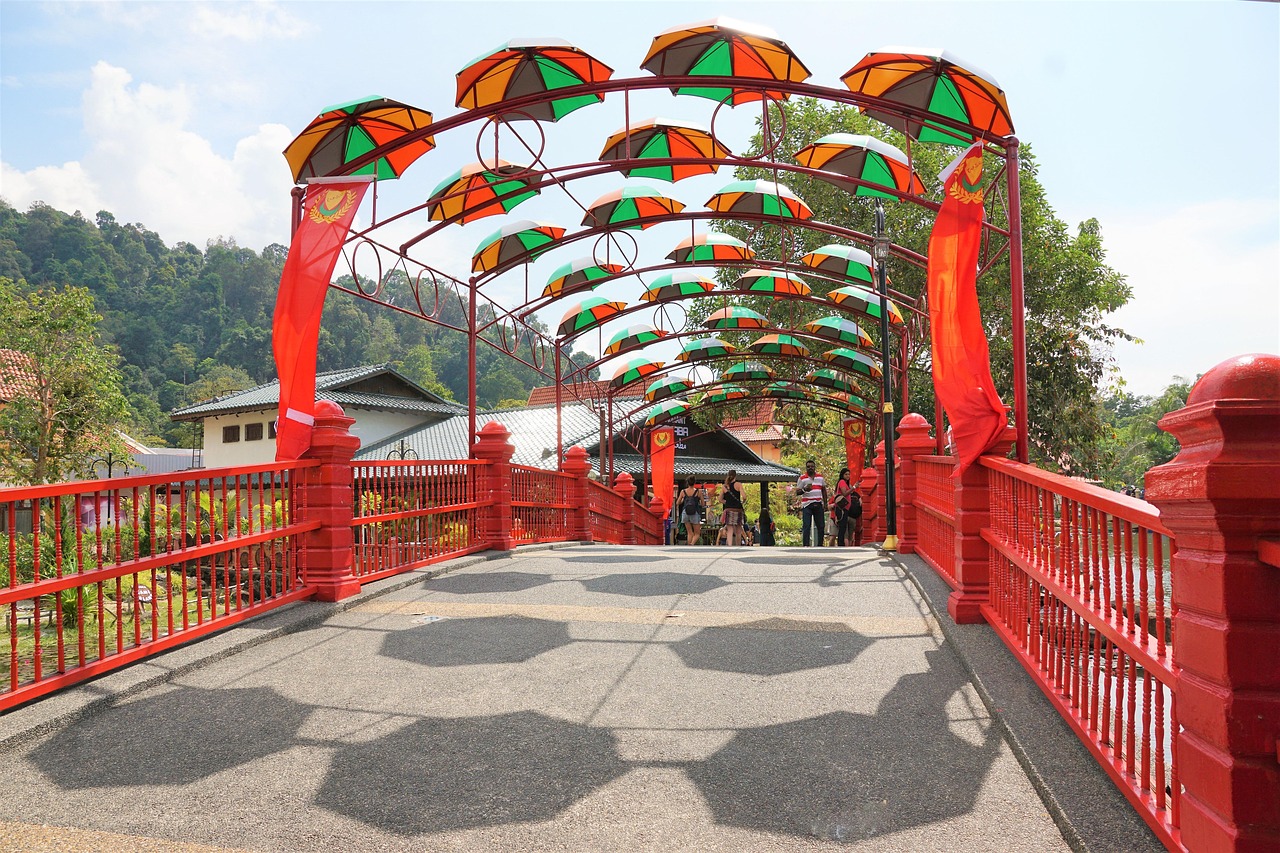 鄉(xiāng)村扇子舞秧歌璀璨啟幕，文化活動(dòng)的熱鬧開(kāi)場(chǎng)