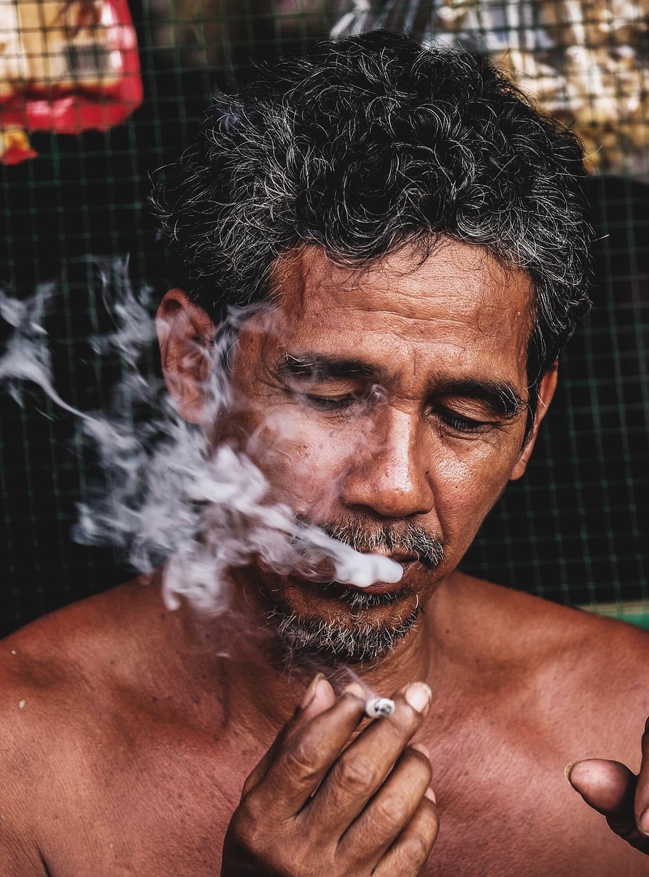抽煙動漫頭像男的獨(dú)特魅力及其影響