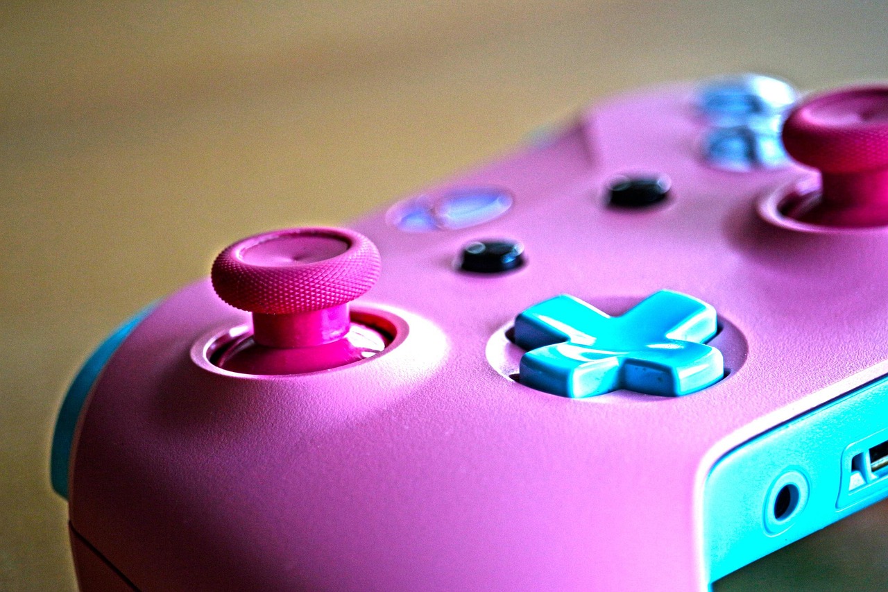 Xbox新款手柄引領(lǐng)游戲控制革新，重磅更新揭秘