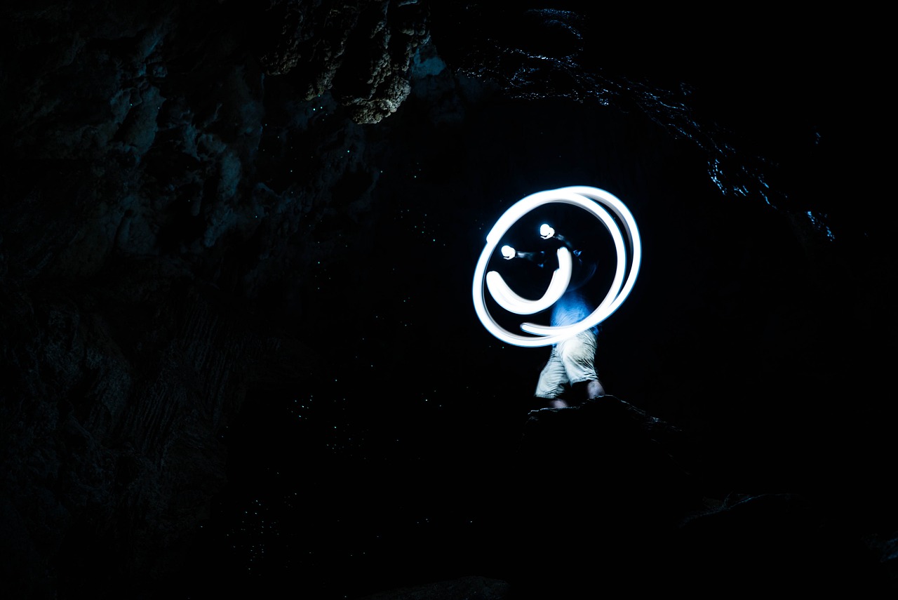 明星與大師，探索光芒背后的差異與共鳴之心聲